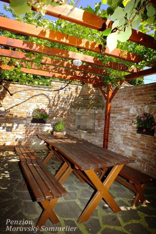 Penzion Moravsky Sommelier Valtice Dış mekan fotoğraf